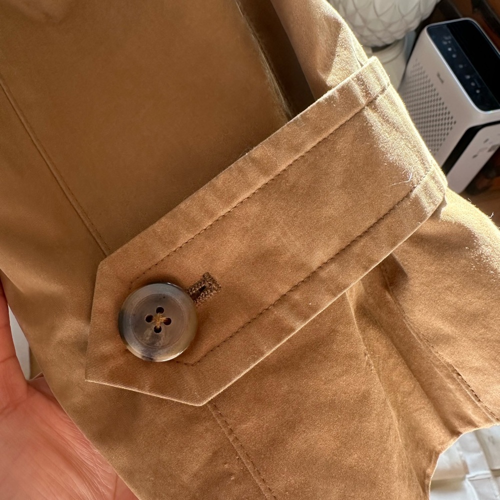 UNIQUE Tan Burberry Trench Coat with Gold Buckle Belt - Picture 12 of 15